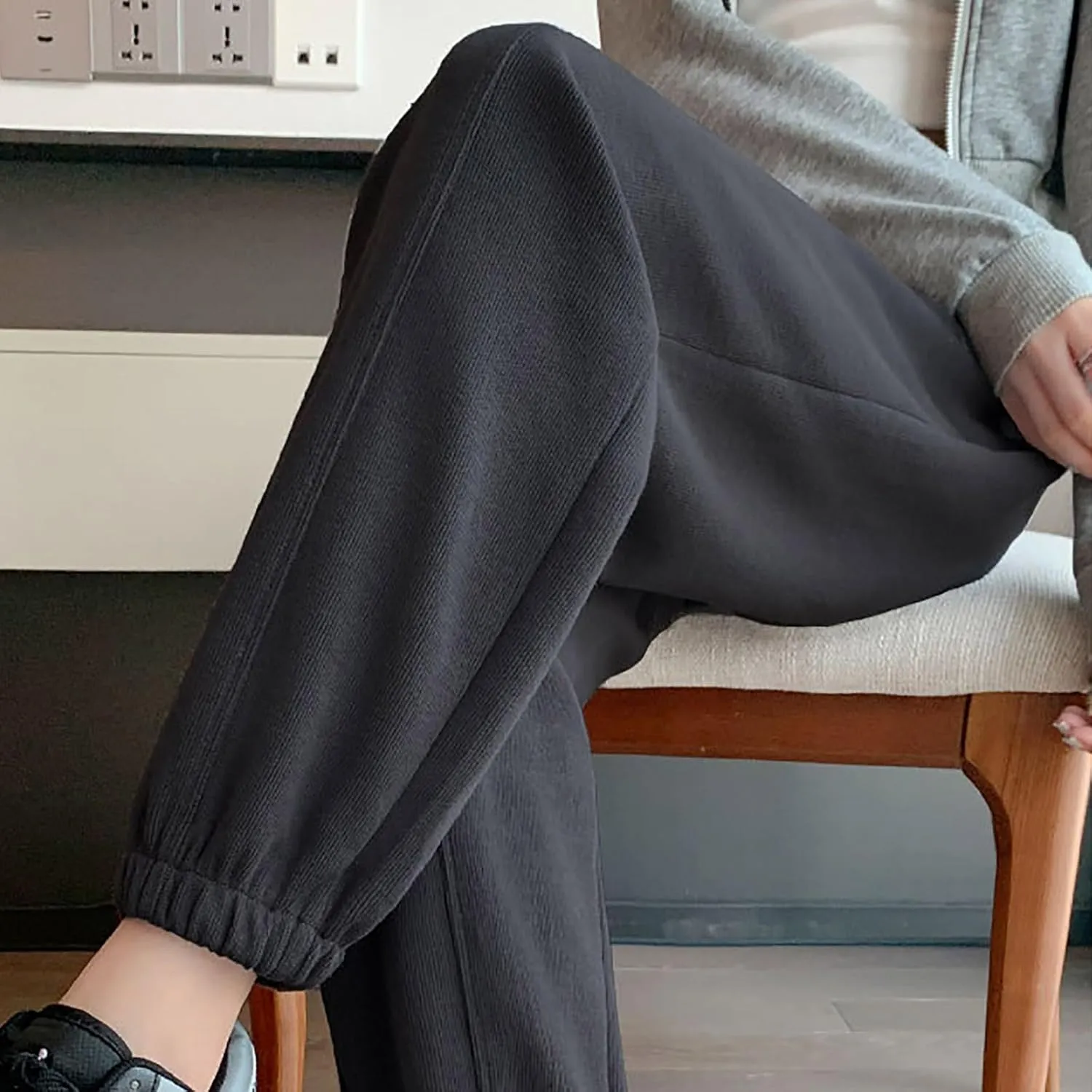 NATHGAM Women's Sweatpants Winter Warm Fleece Lined High Waist Wide Leg Pants Lightweight Comfy Fashion Y2K Street Trousers